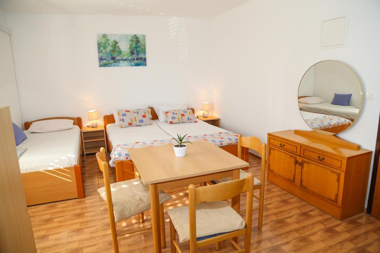 Apartments Butkovic Hvar Town Bagian luar foto