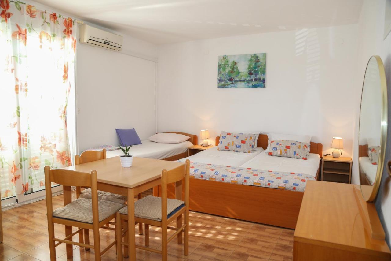 Apartments Butkovic Hvar Town Bagian luar foto