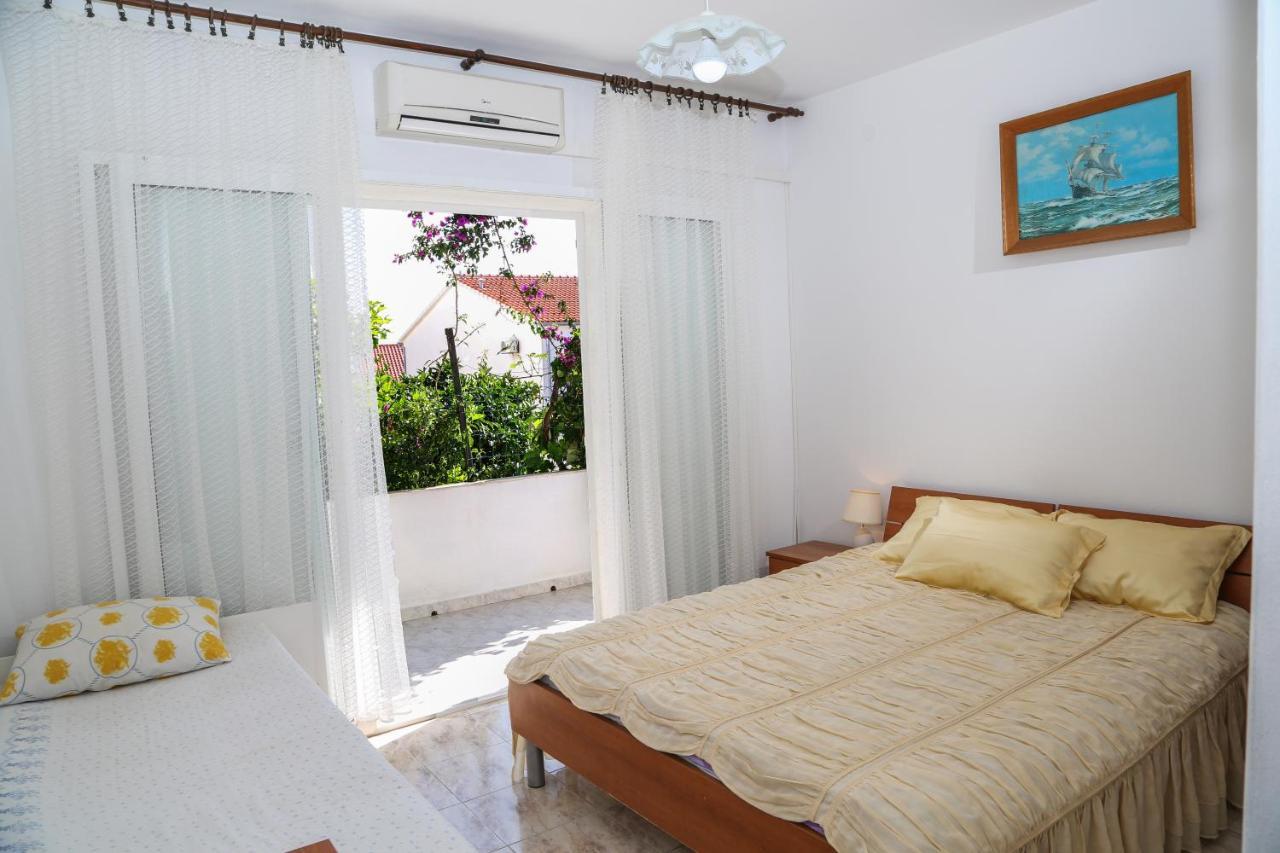 Apartments Butkovic Hvar Town Bagian luar foto