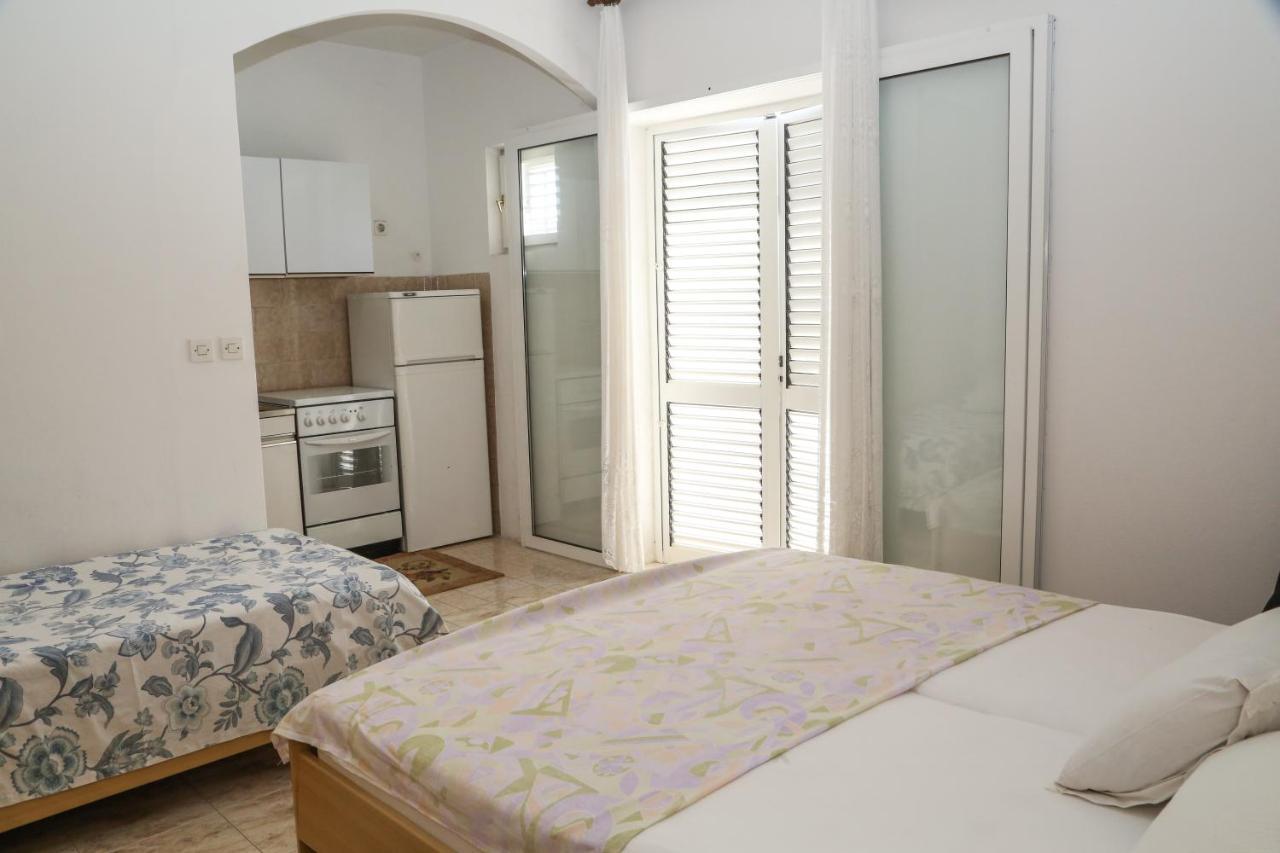 Apartments Butkovic Hvar Town Bagian luar foto