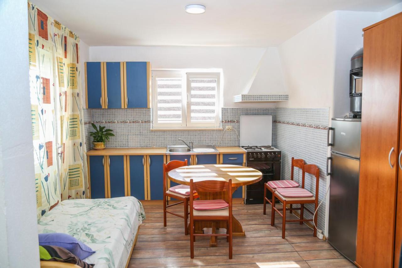 Apartments Butkovic Hvar Town Bagian luar foto