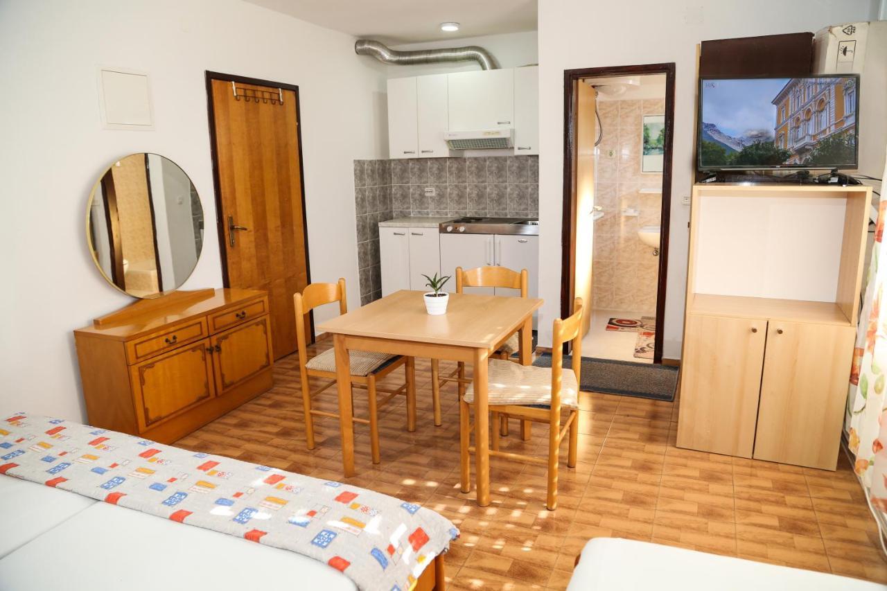 Apartments Butkovic Hvar Town Bagian luar foto