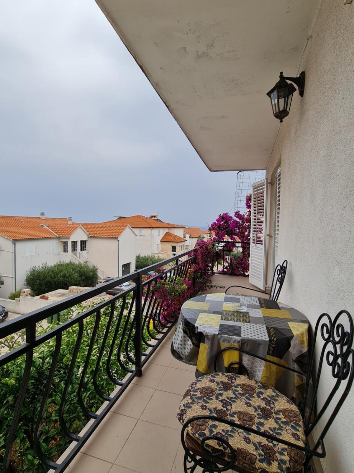 Apartments Butkovic Hvar Town Bagian luar foto
