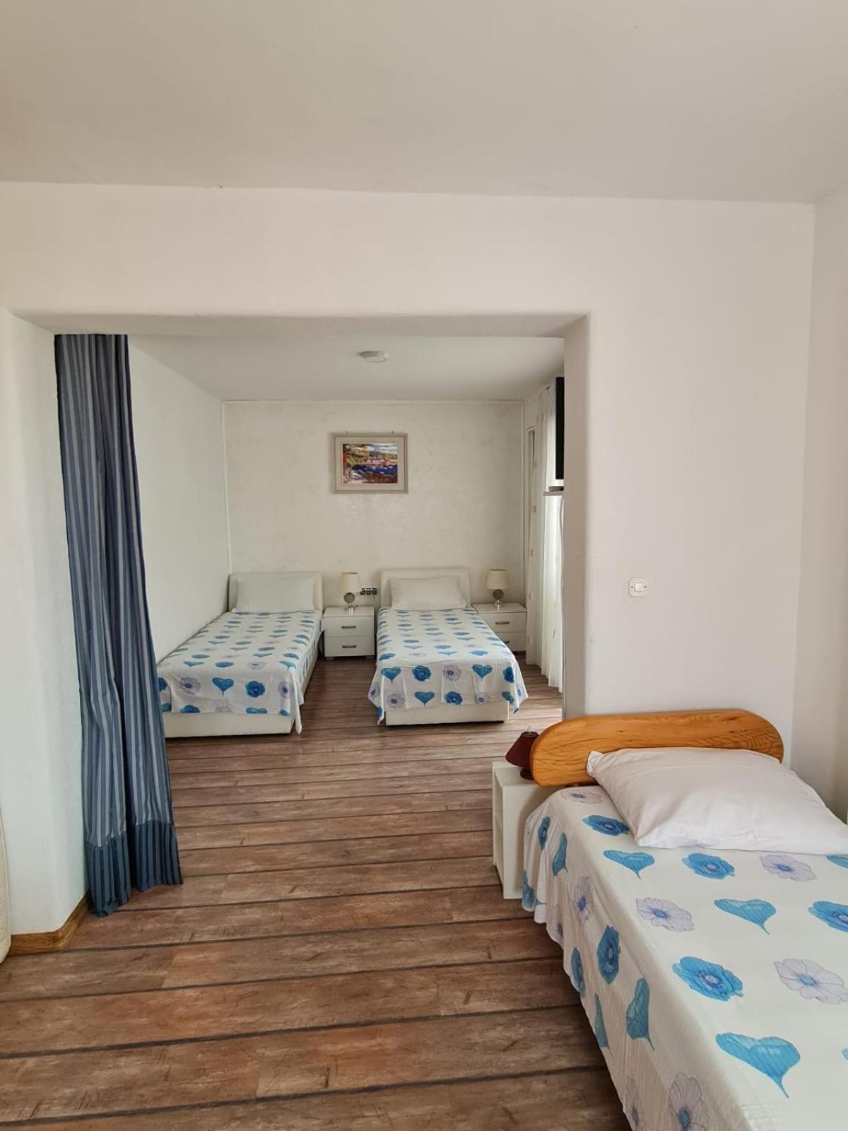 Apartments Butkovic Hvar Town Bagian luar foto